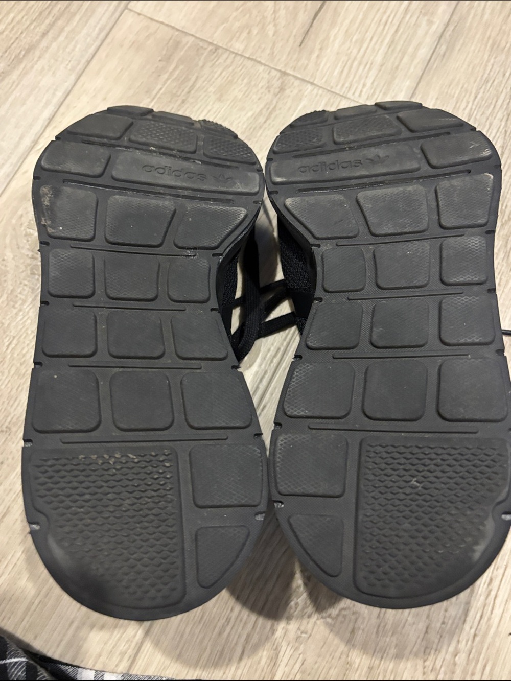 Adidas SWIFT RUN 1.0 SHOES Black Sz 9 women - Picture 5 of 5